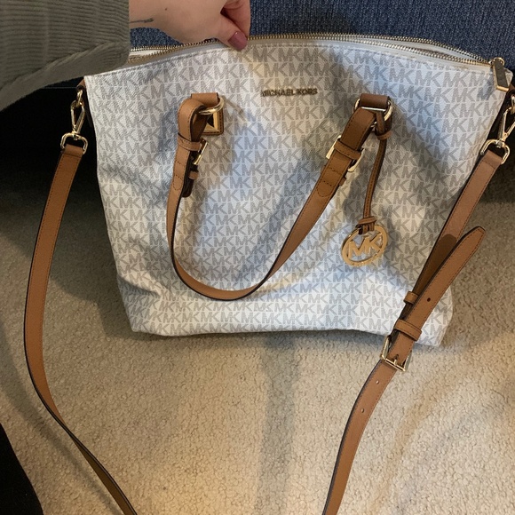 Micheal Kors Work/Laptop Tote - Picture 1 of 8